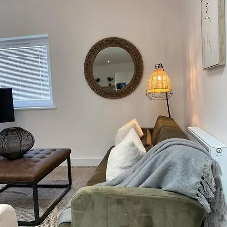 Apartment Fishponds Flat 1 By Mia Living 2 Bedroom Bristol