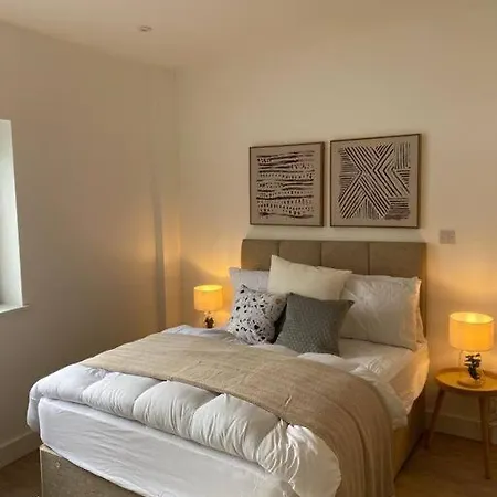 Fishponds Flat 1 By Mia Living 2 Bedroom Apartment *