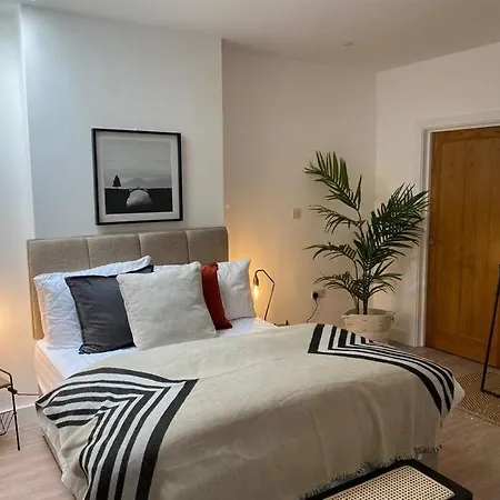 Apartment Fishponds Flat 1 By Mia Living 2 Bedroom Bristol